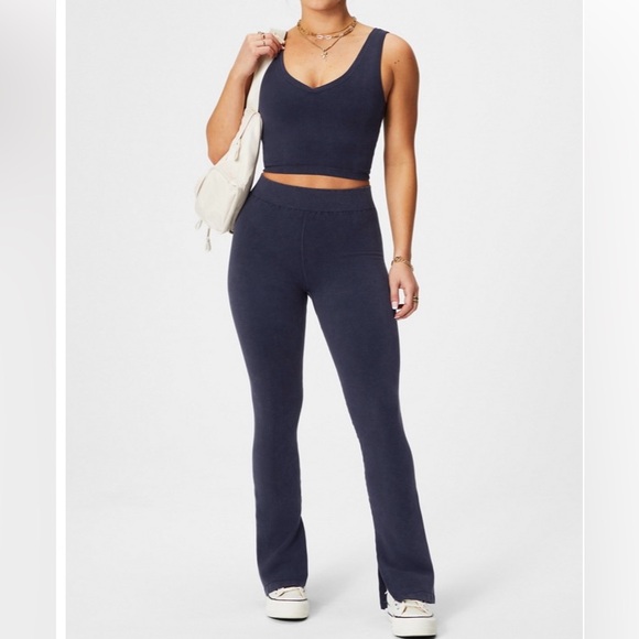 Fabletics Cloud Seamless Split Flare Set - Picture 5 of 6